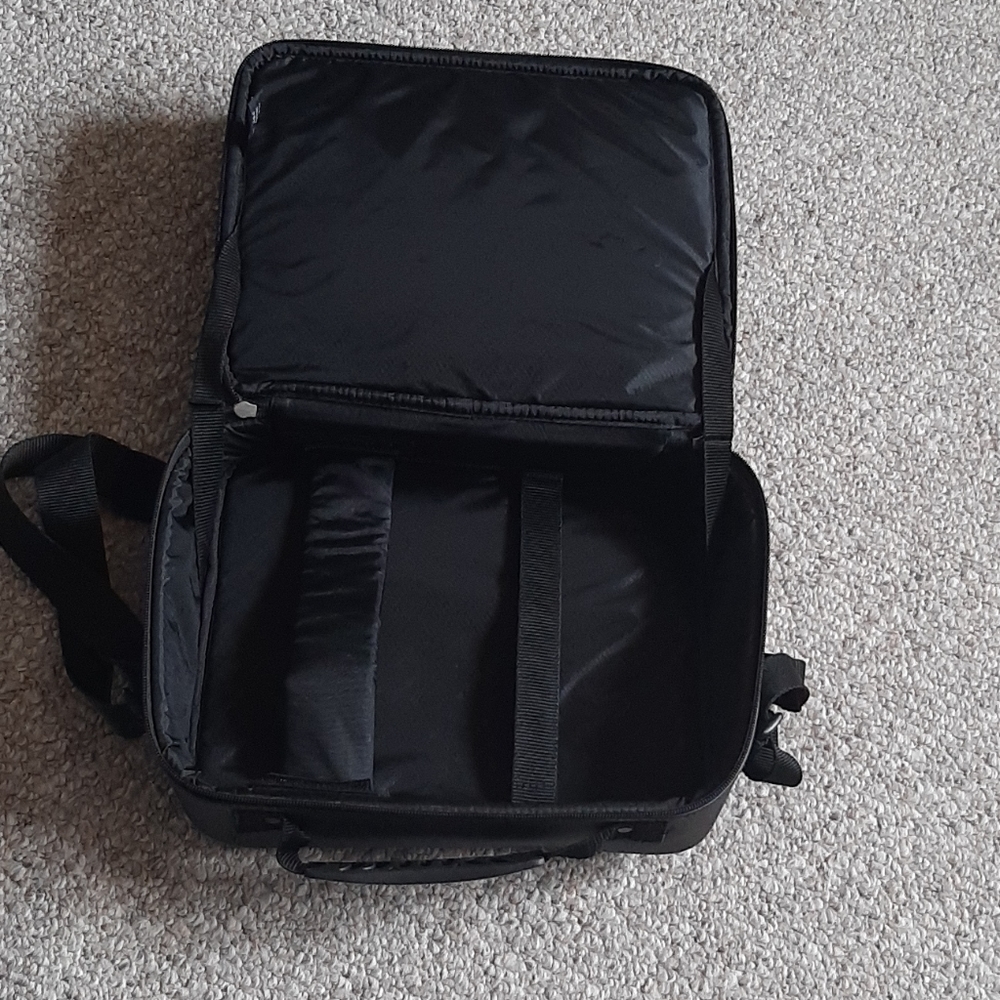Targus Small Mini Briefcase - Picture 15 of 16
